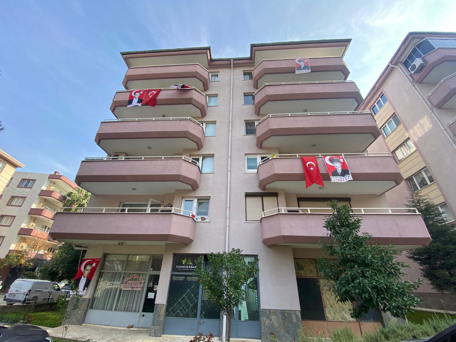 REMAX BEYAZ BEŞEVLER KONAK SATILIK 3 + 1 DAİRE