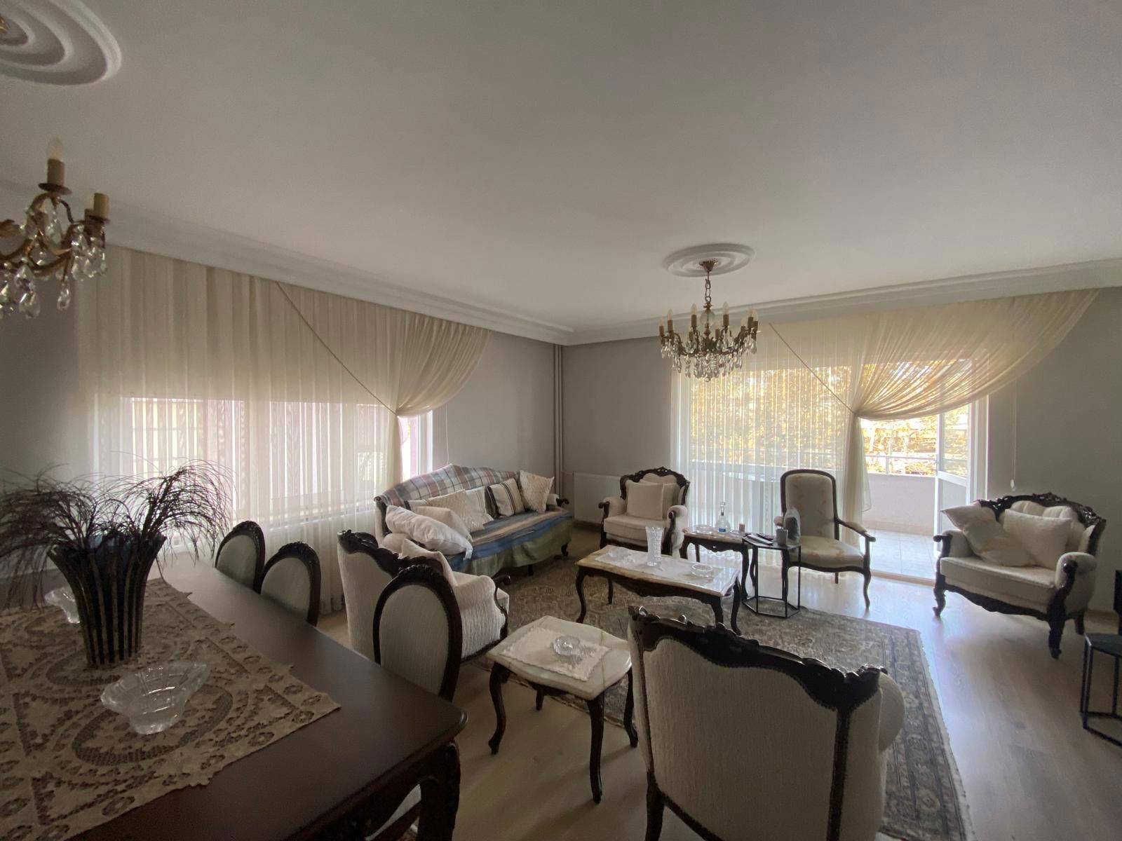 REMAX BEYAZ BEŞEVLER KONAK SATILIK 3 + 1 DAİRE