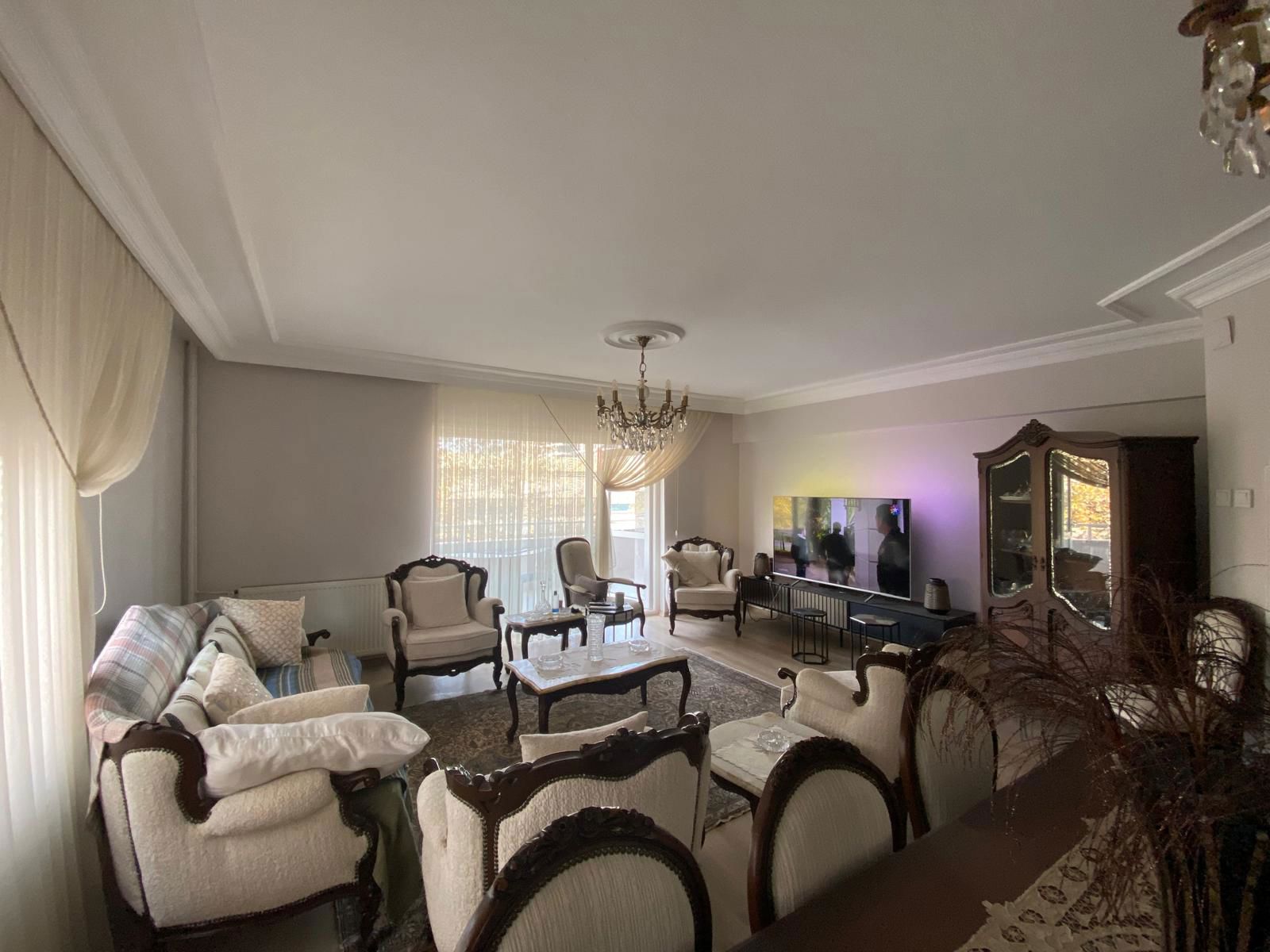 REMAX BEYAZ BEŞEVLER KONAK SATILIK 3 + 1 DAİRE