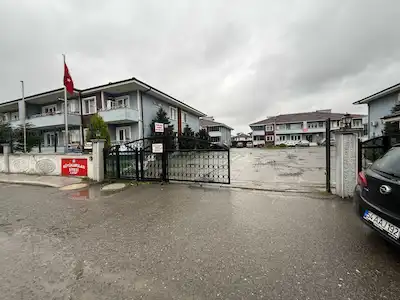 SAKARYA SERDİVAN KÖPRÜBAŞI MAH BÜYÜKARSLAN SİTESİ 3+1 GÜVENLİKLİ SATILIK DAİRE