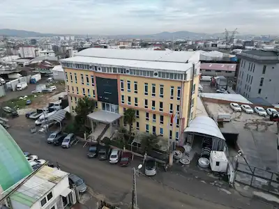 FERHATPAŞA MERKEZDE 5.500 M2 PRESTİJLİ HAZIR TİCARİ BİNA