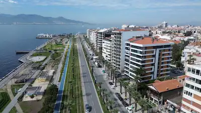 KARŞIYAKA'DA SATILIK 3+1 YALI DAIRESI