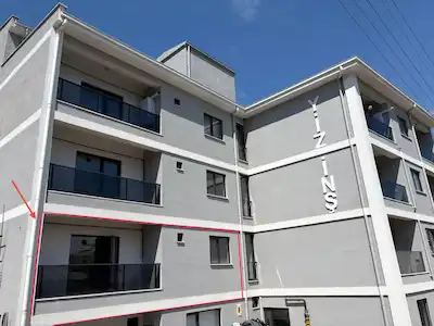 REMAX ADVANTAGEDE KURŞUNLUDA DENIZE YÜRÜME MESAFESINDE YATIRIMLIK DAIRE