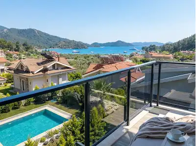 GÖCEK’TE SATILIK MUHTEŞEM 4+2 DENİZ DOĞA MANZARALI VİLLA