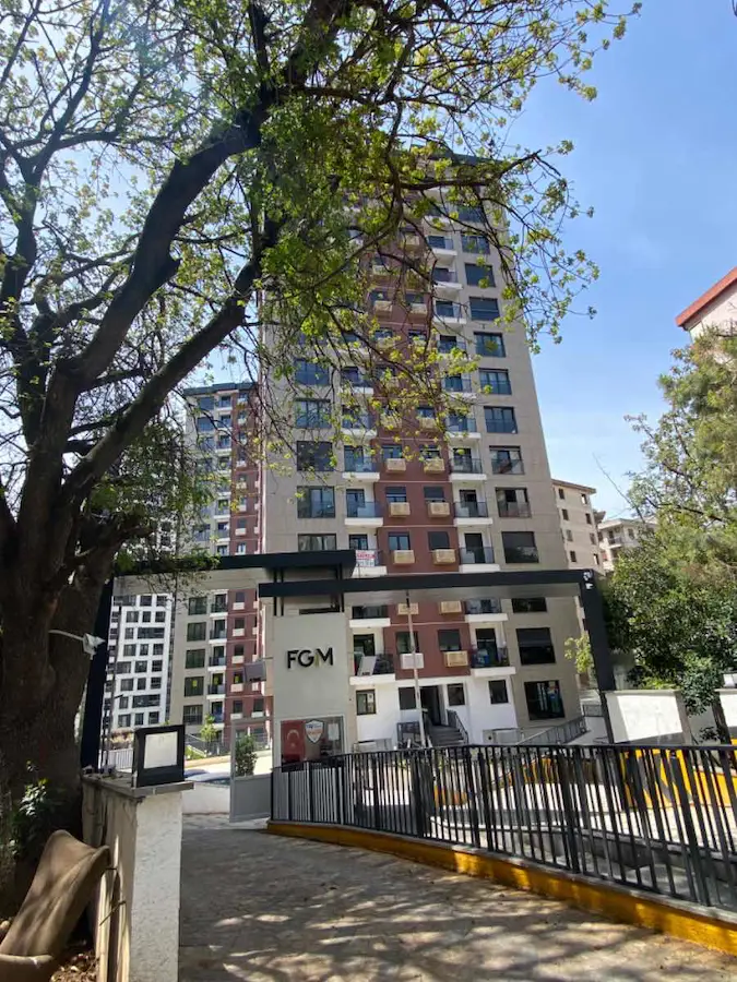 BOSTANCI MERKEZİ KONUM SİTEDE KAPALI MUTFAK 2+1 GÜVENLİKLİ