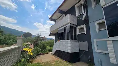 REMAX HEDEF'TEN KOCAELI KARTEPE'DE BAHÇELI SATILIK VILLA