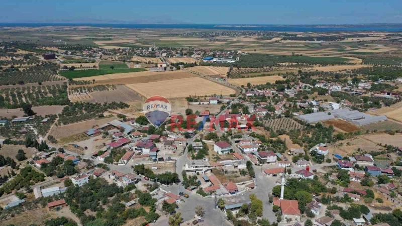 ÇANAKKALE ÇIPLAK KÖYÜ'NDE TROYA'YA 1KM MESAFEDE İMARLI ARSA