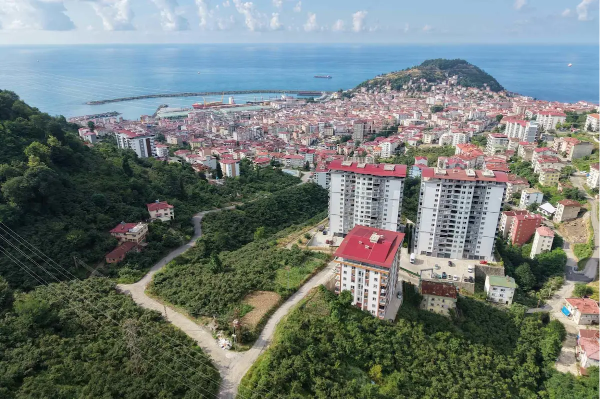 SELDEĞİRMENİ’NDE DOĞA VE ŞEHİR MANZARALI 40 M2 TERASLI 4+1 DUBLEX FIRSATI