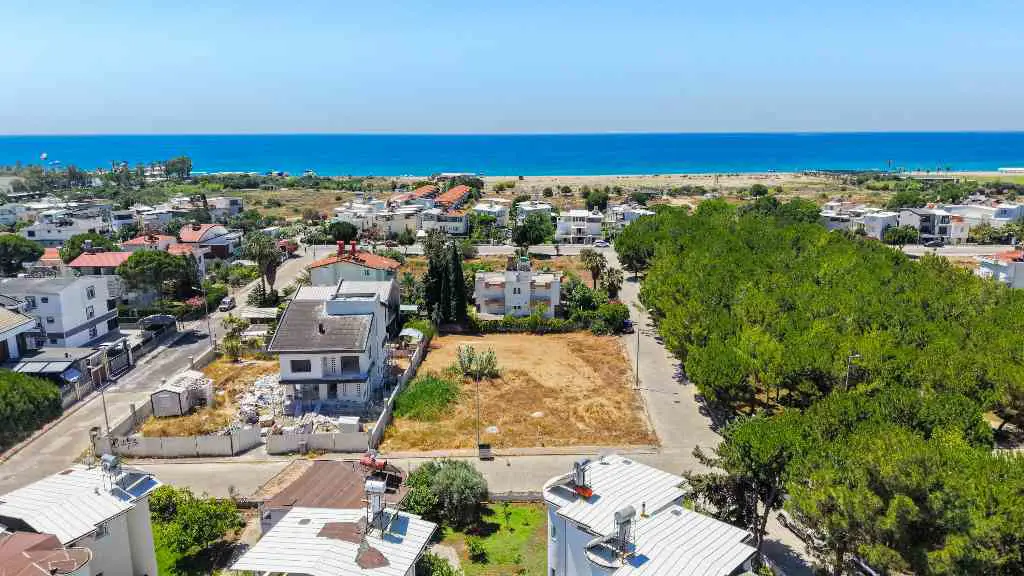BOĞAZKENT'T3 DENİZE 400M TİCARİ-KONUT İMARLI SATILIK  KÖŞE PARSEL