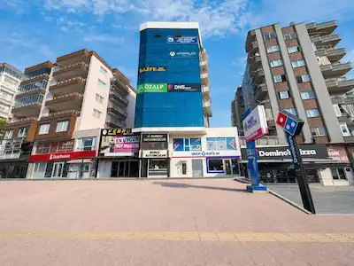 REMAX RİNA'DAN GMK ÜZERİ MERKEZİ KONUMDA LÜKS OFİS