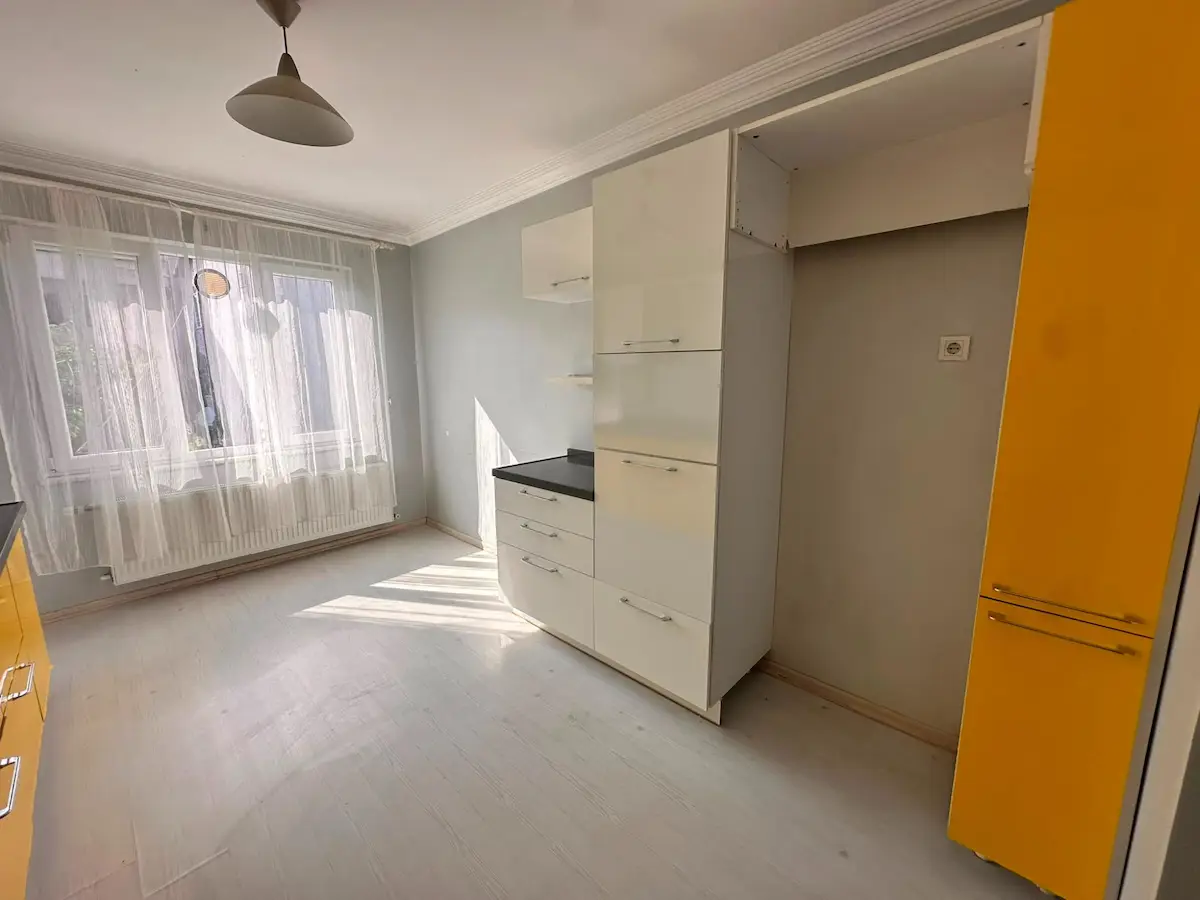 ARİFİYE FATİH MAHALLESİ’NDE 3+1 ARA KAT SATILIK DAİRE 3