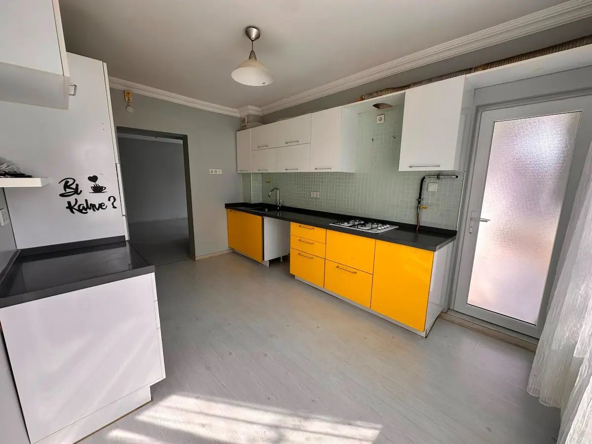 ARİFİYE FATİH MAHALLESİ’NDE 3+1 ARA KAT SATILIK DAİRE 2