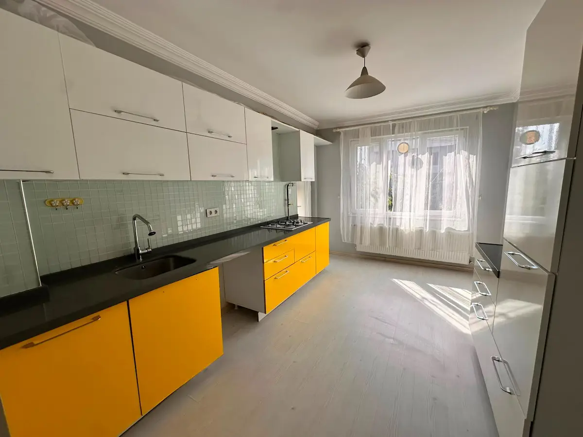 ARİFİYE FATİH MAHALLESİ’NDE 3+1 ARA KAT SATILIK DAİRE