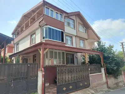 SERDİVAN BEŞKÖPRÜ'DE MÜSTAKİL TRİPLEKS