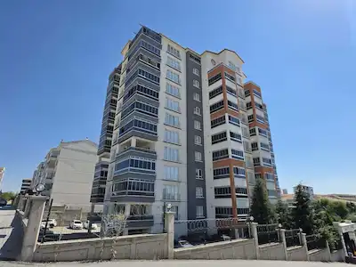 ETİMESGUT AYYILDIZ MH. NEZİH SİTEDE GENİŞ BALKONLU, YAPILI 3+1 SATILIK DAİRE