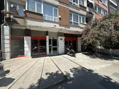 YOĞURTÇU PARKI ÇEVRESİNDE KURUMSALA KİRALIK DÜKKAN