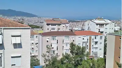 İZMIR BUCA'DA D.GAZLI,KAPALI MUTFAK SATILIK 2+1 DAIRE