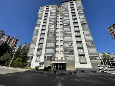 REMAX NEVİN’ DEN SATILIK 3+1 DAİRE