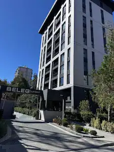 BELEG LEVENT'TE 1. KAT 2+1 EBEVEYN BANYOLU, KAPALI OTOPARKLI DAIRE