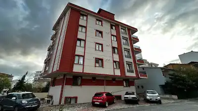 ÇEKMEKÖYÜN PRESTİJLİ LOKASYONUNDA KREDİ SORUNSUZ FIRSAT ARA KAT❗
