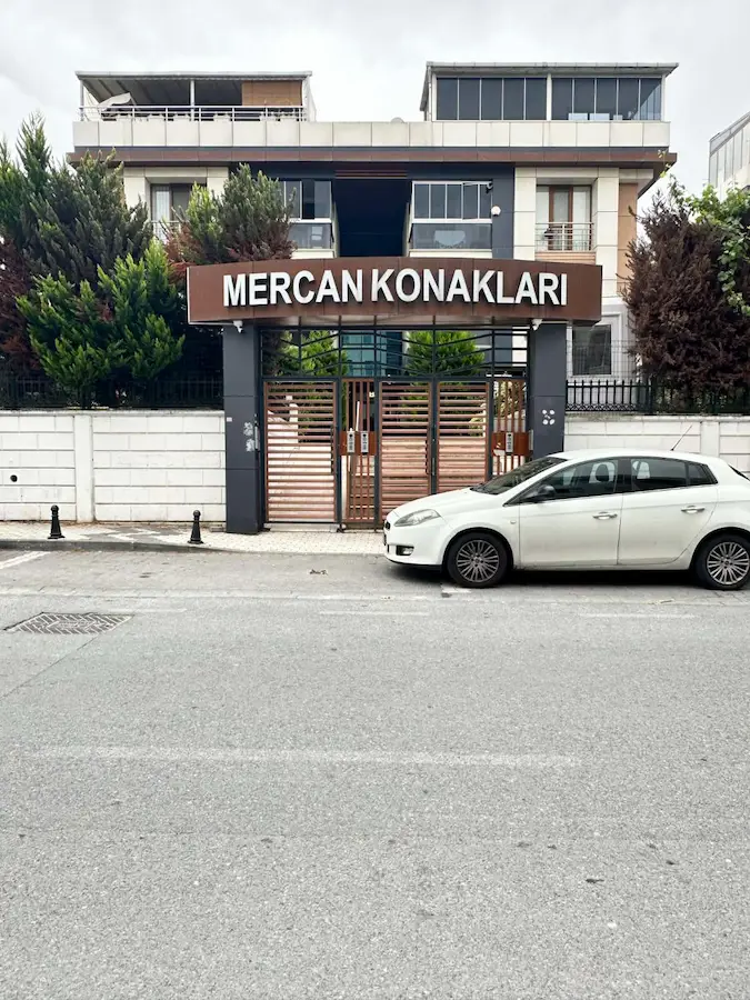 BÜYÜKÇEKMECE PINARTEPE MAH. MERCAN KONAKLARINDA KIRALIK BAHÇE KATI 2+1 DAİRE