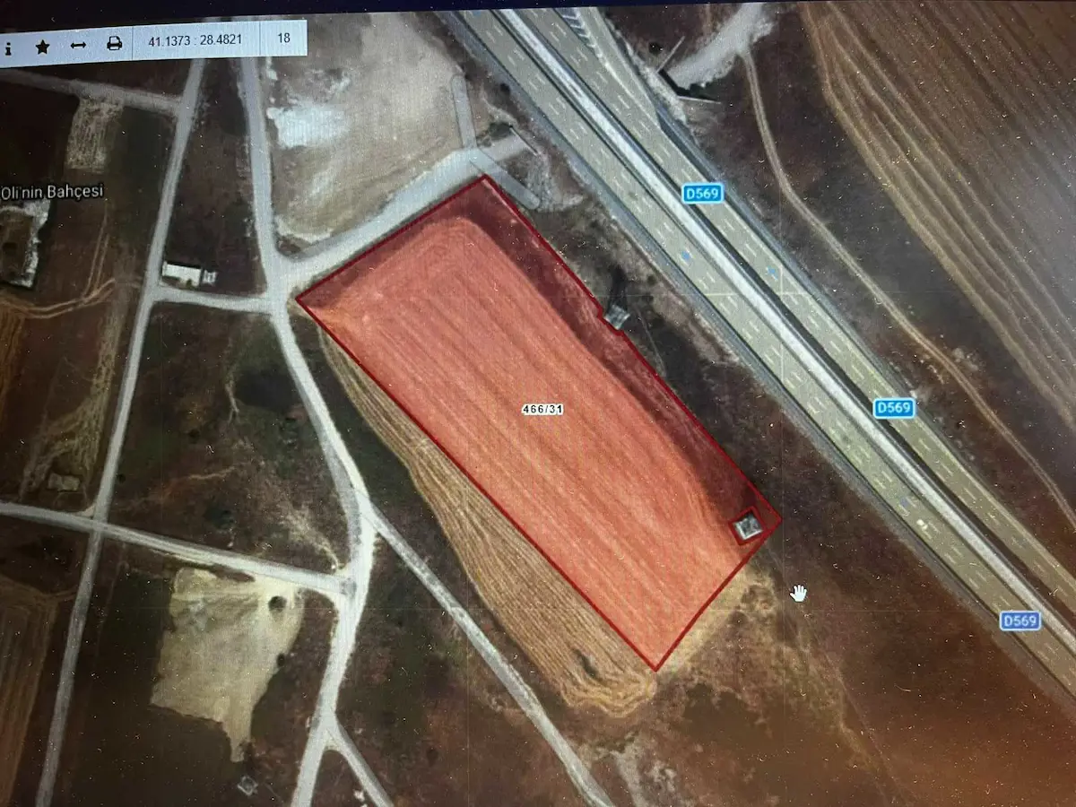 ÇATALCA FERHATPAŞA'DA 13.485 M² ANA YOLA YAKIN SATILIK TARLA