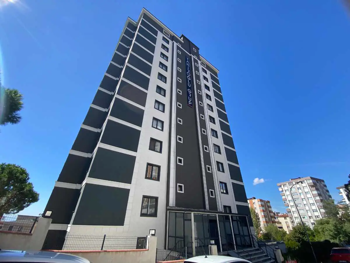 KARTAL HÜRRIYET MAHALLESI 2+1 DENIZ MANZARALI EBEVEYN BANYOLU SATILIK DAIRE