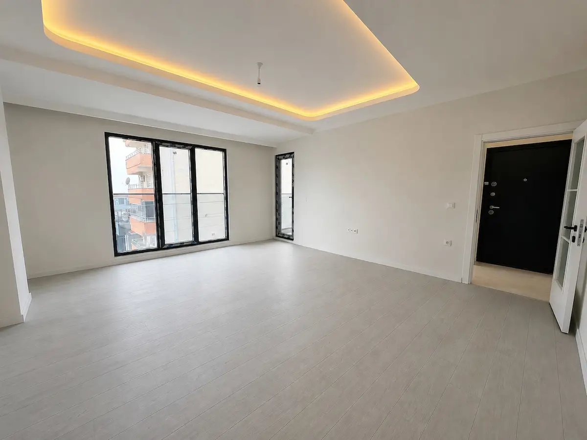 BEŞEVLERDE ASANSÖRLÜ EBEVEYN BANYOLU İSKANLI LÜKS 3+1 ARAKAT