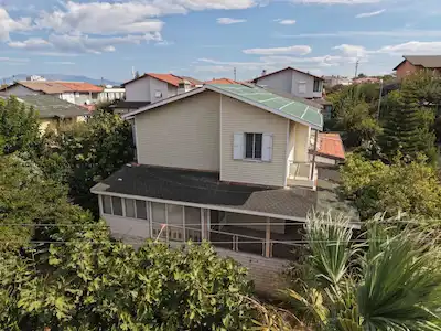 ÇEŞME DALYAN’DA 3+1, 2 KATLI, 3 CEPHELİ SATILIK VİLLA