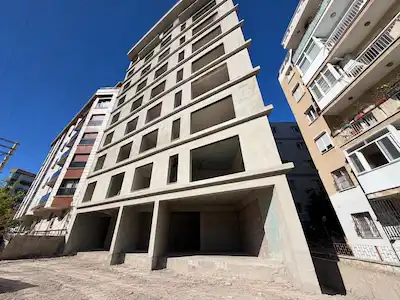 KARŞIYAKA BAHÇELİEVLER'DE SATILIK DÜKKAN & MAĞAZA