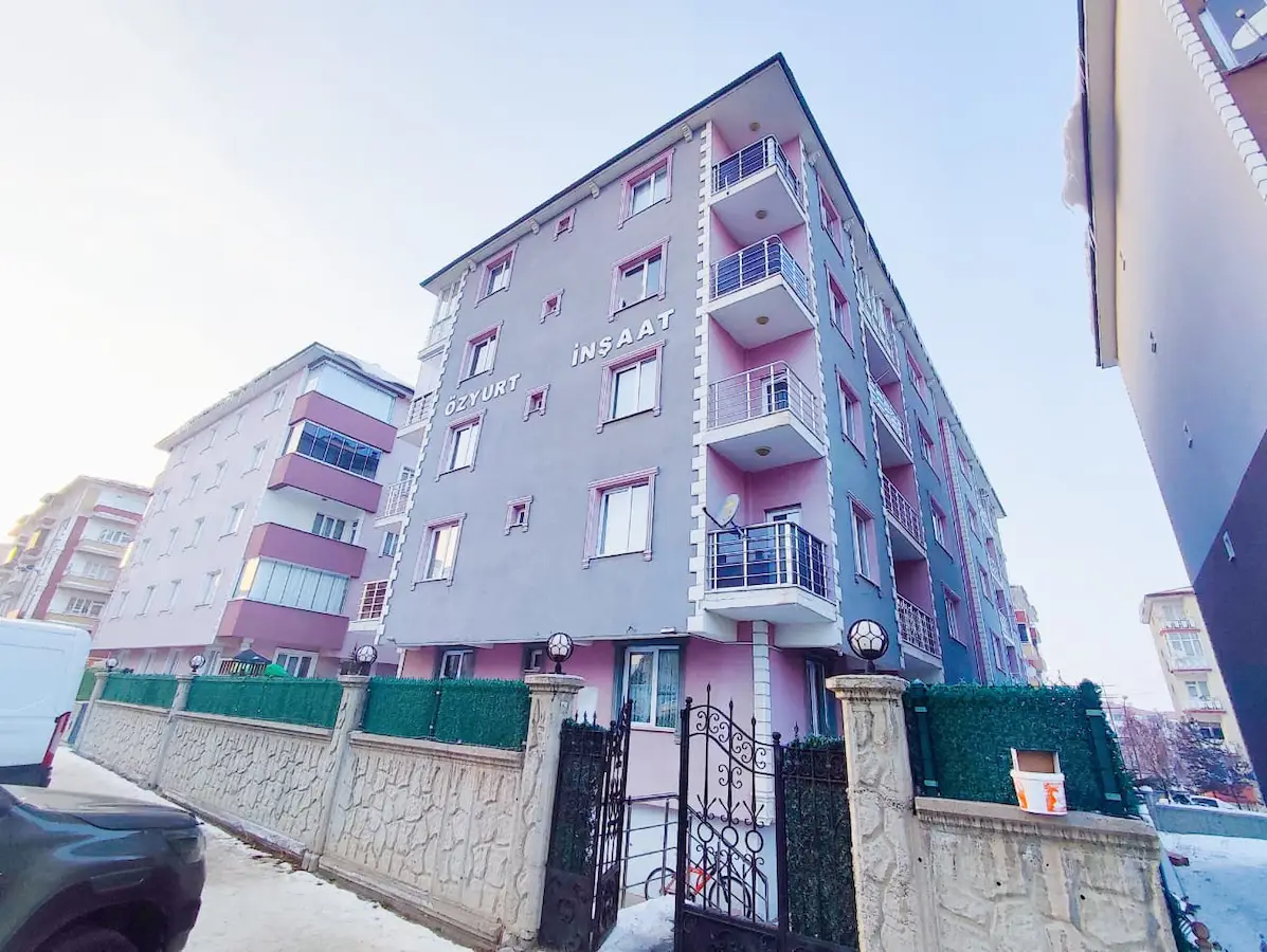 REMAX İLKE'DEN ŞÜKRÜPAŞA ETÜ YOLU ÜZERİ'NDE 3+1 KİRALIK DAİRE