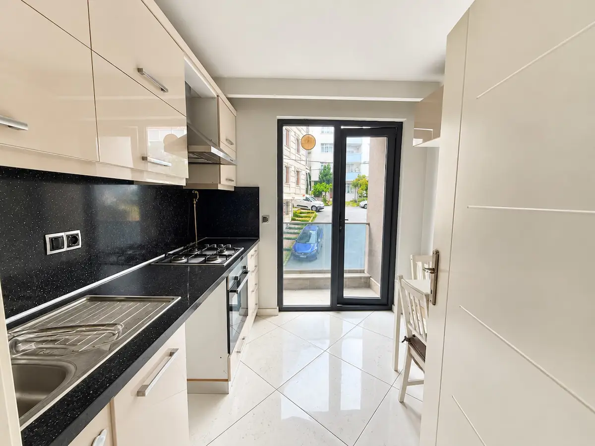 RE/MAX KONSEPT'TEN HİSAR PANORAMA EVLERİNDE ARA KAT 2+1 KİRALIK