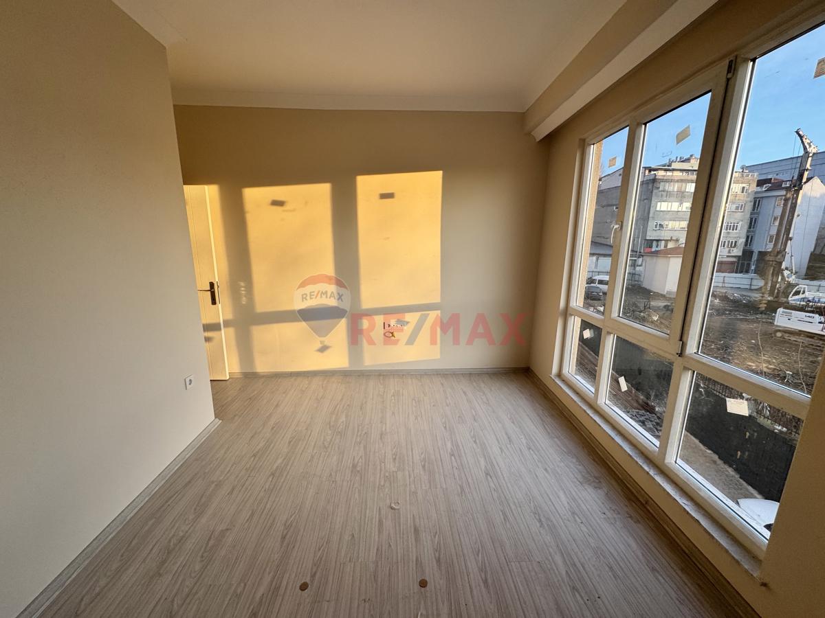 ÇAĞLAYAN’DA METRO ADLİYEYE 7 DK SATILIK 2+1 SIFIR DAİRE