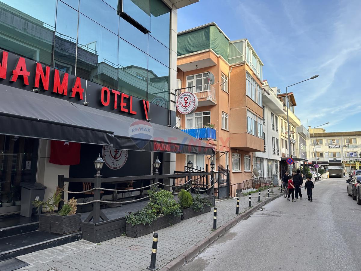 GÖLCÜK MERKEZ'DE KİRALIK ASANSÖRLÜ BALKONLU NET 85 M2 1+0 OFİS