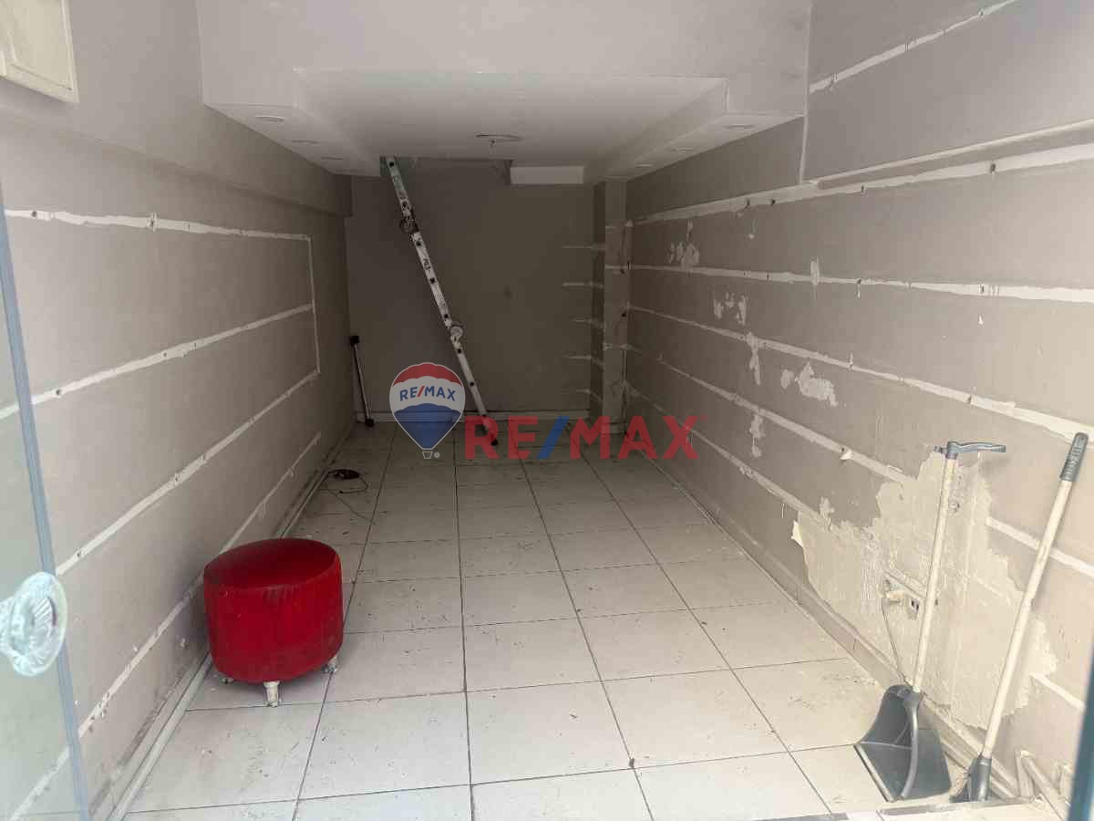 ŞİŞLİ MERKEZDE GİRİŞ DÜKKAN KİRALIK