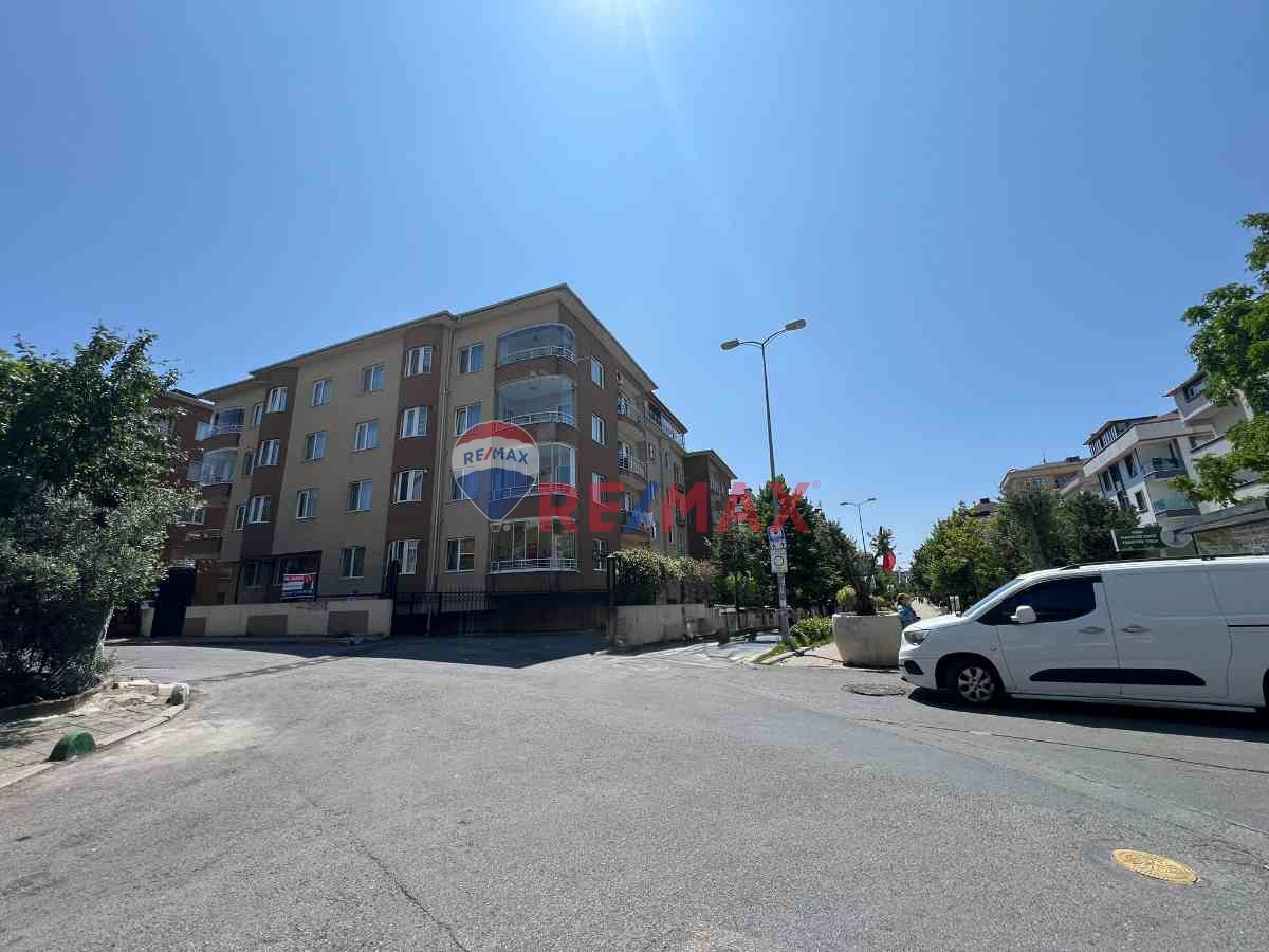 SANCAKTEPE MECLIS MH.SITE IÇINDE 3+1 SATILIK DAIRE TUĞBA ÖZAKBULUT 