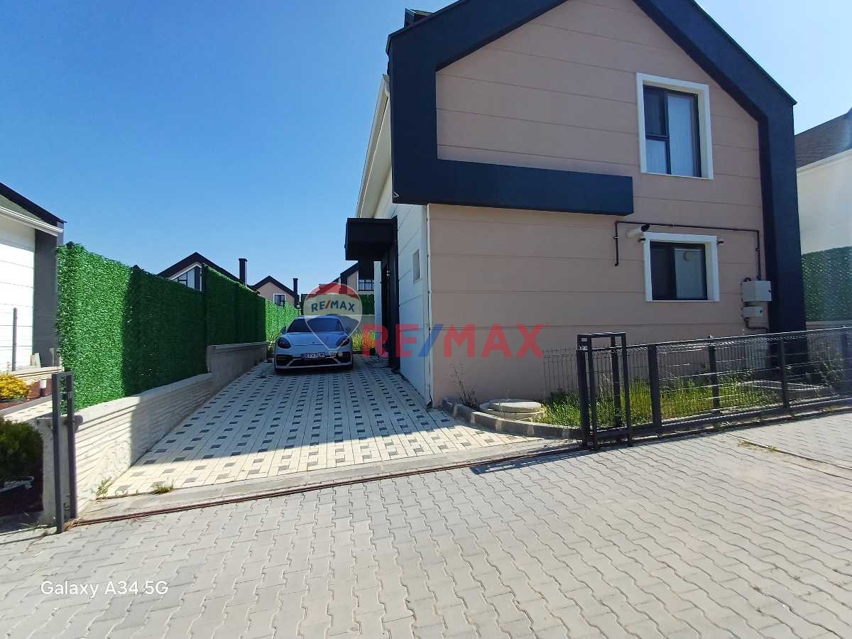 LOFT DOĞA KORU EVLERİ'NDE EŞYALI SATILIK KÖŞE MÜSTAKİL VİLLA