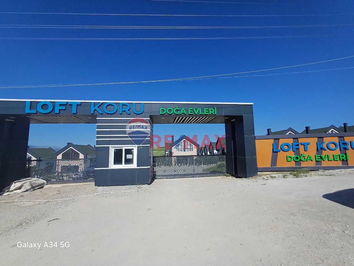 LOFT DOĞA KORU EVLERİ'NDE EŞYALI SATILIK KÖŞE MÜSTAKİL VİLLA