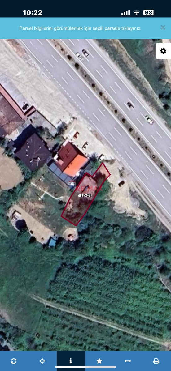 REMAX ŞAHİNDEN ÇAKALLIDA ANAYOLA CEPHE TİCARİ 366 METRE ARSA