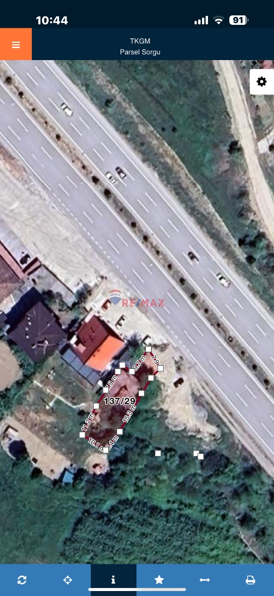 REMAX ŞAHİNDEN ÇAKALLIDA ANAYOLA CEPHE TİCARİ 366 METRE ARSA