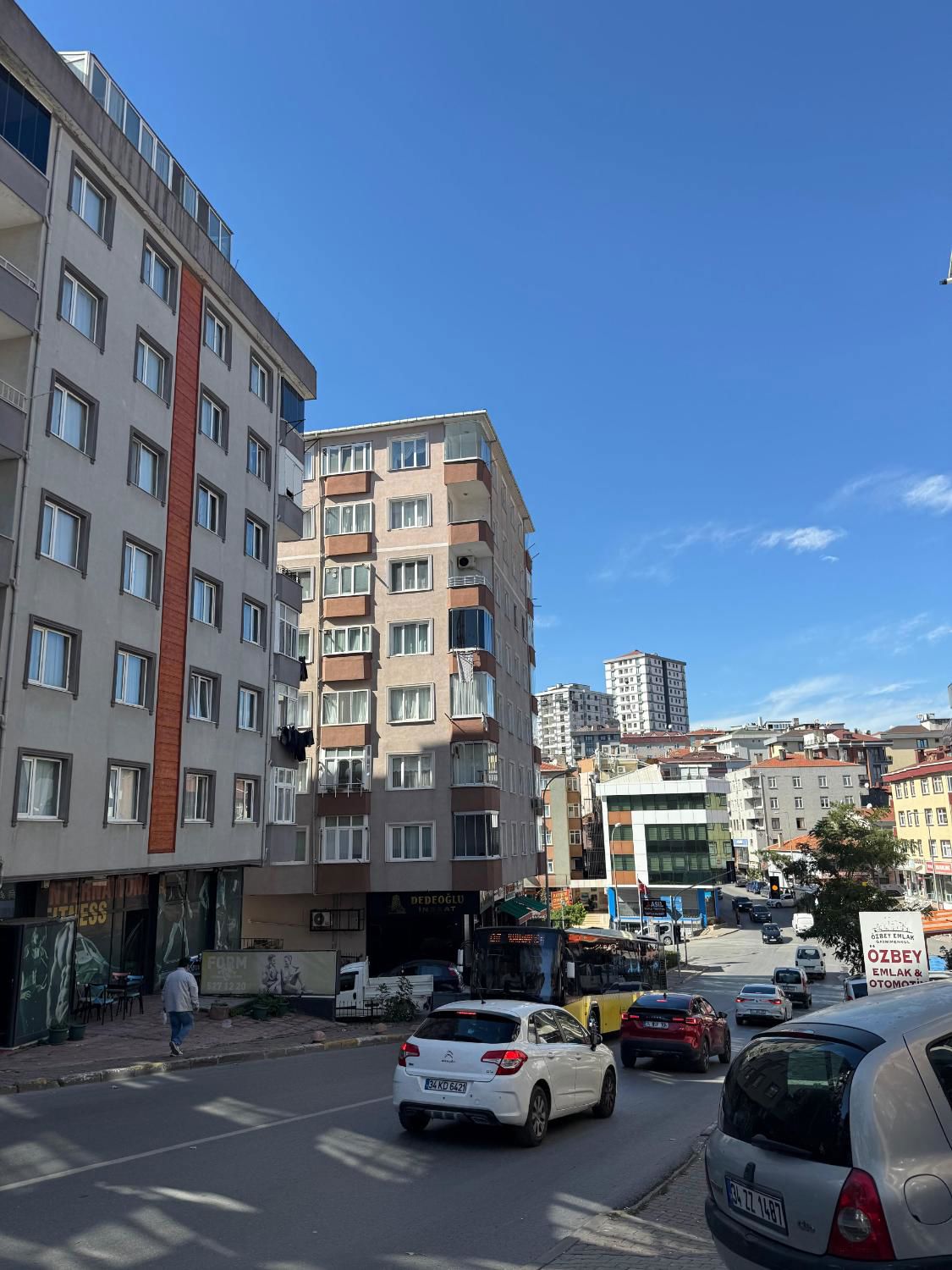 TAVUÇKUYOLU CADDESİNDE AMERİKAN MUTFAKLI 2+1 KİRALIK DAİRE