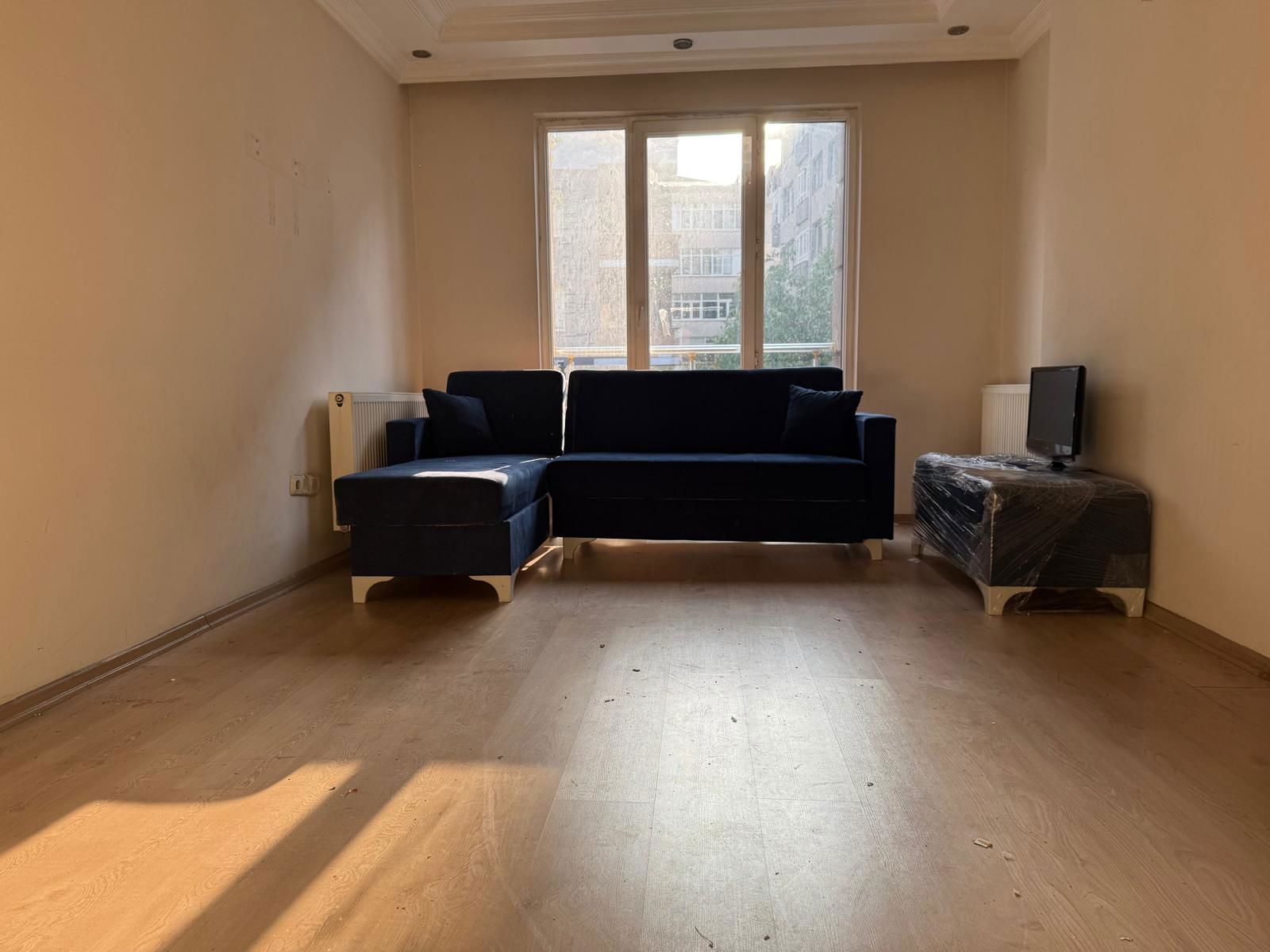 TAVUÇKUYOLU CADDESİNDE AMERİKAN MUTFAKLI 2+1 KİRALIK DAİRE
