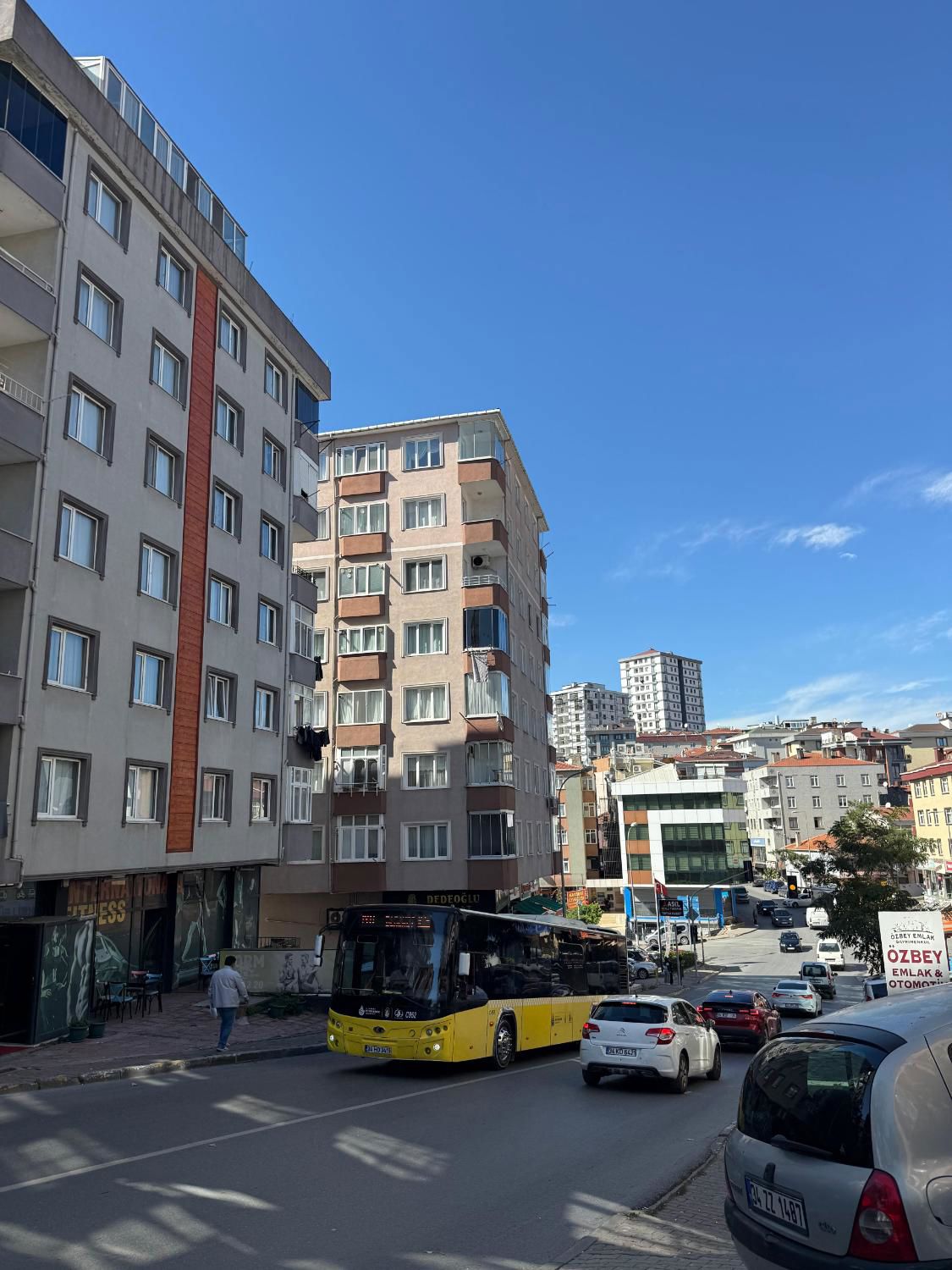 TAVUÇKUYOLU CADDESİNDE AMERİKAN MUTFAKLI 2+1 KİRALIK DAİRE