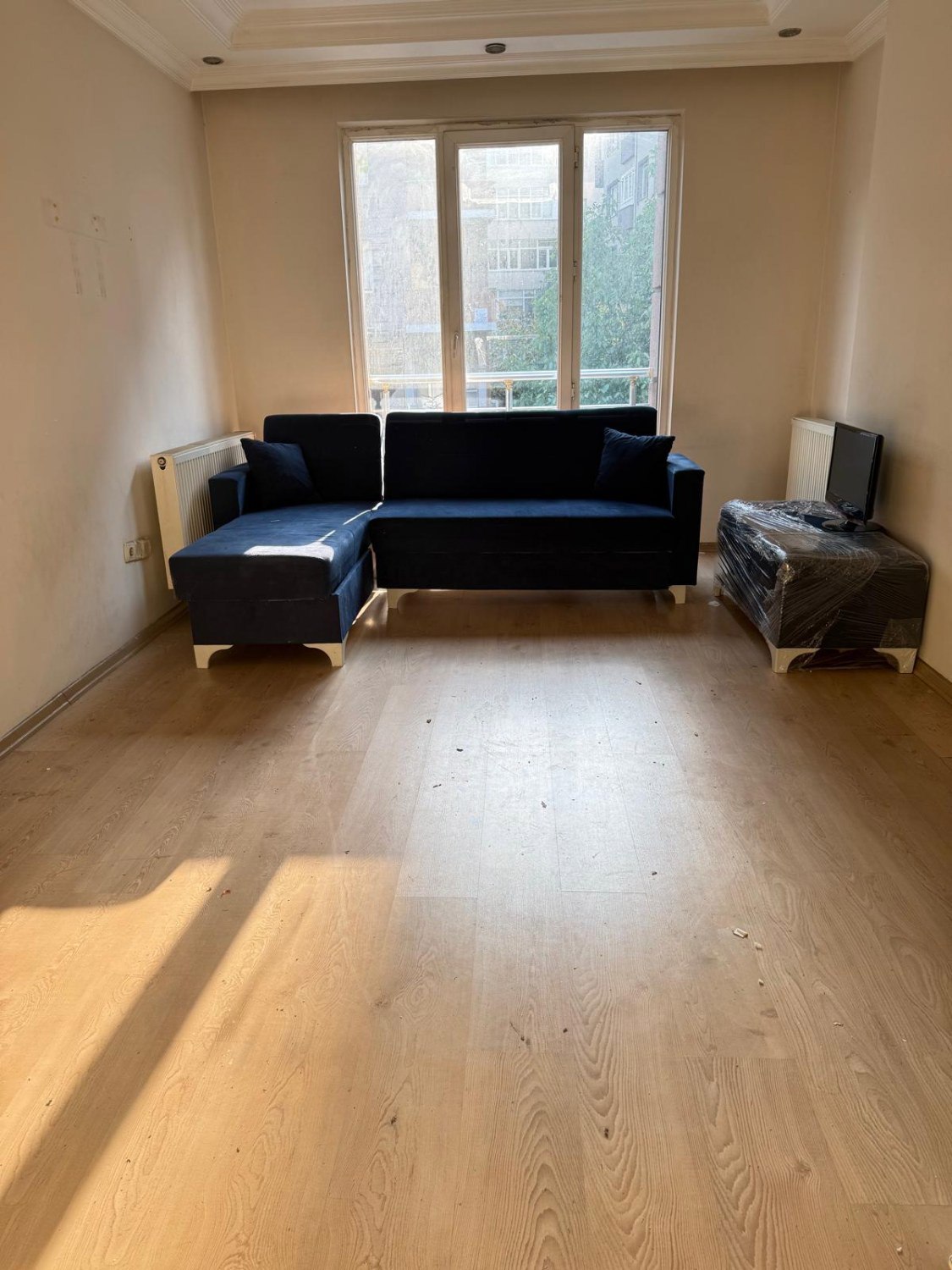 TAVUÇKUYOLU CADDESİNDE AMERİKAN MUTFAKLI 2+1 KİRALIK DAİRE