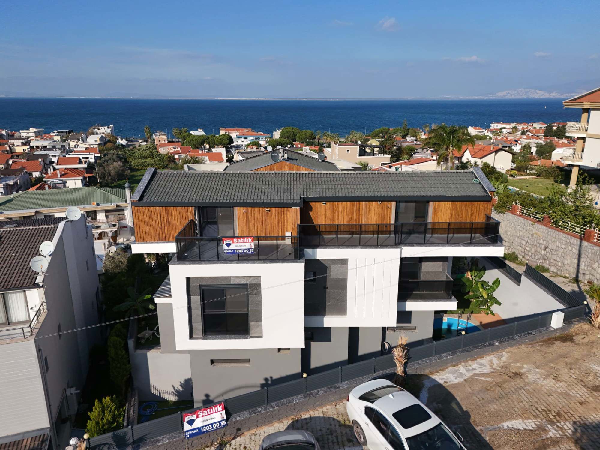 LIMANREIS'TE EŞSIZ DENIZ VE ORMAN MANZARALI MÜSTAKIL HAVUZLU LÜKS SIFIR TRIPLEX VIILLA