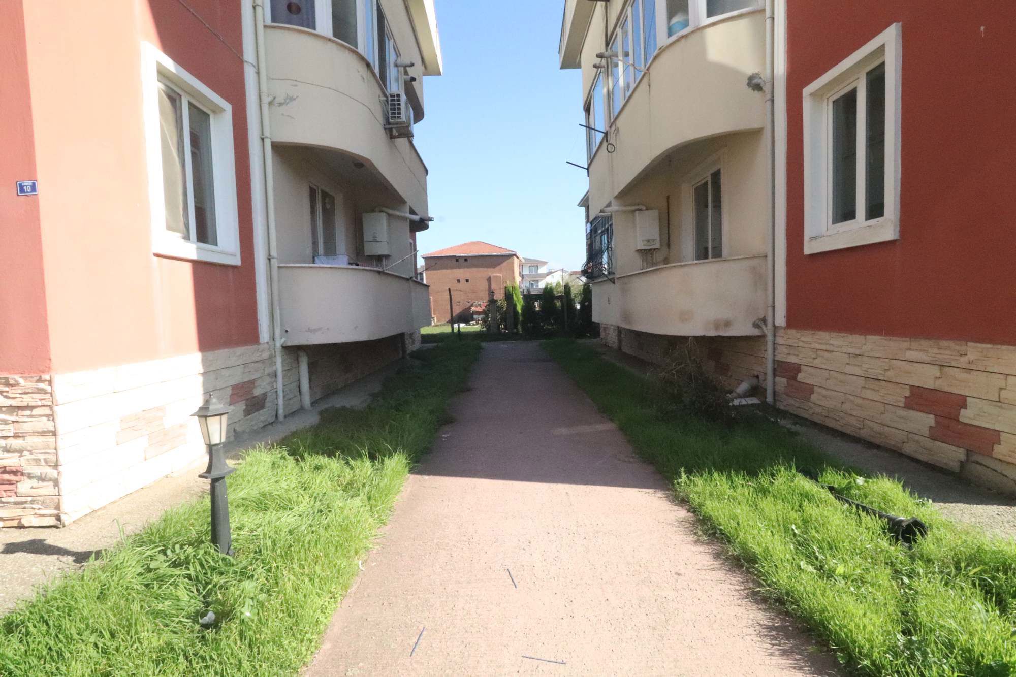 KARTEPE ÇİFTLİK MH. SİTE İÇİ 1.KAT FULL LÜKS EŞYALI KİRALIK