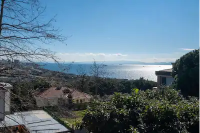 DRAGOSTA 1.070 M²ARSA İÇİNDE DENİZ MANZARALI MÜSTAKİL VİLLA