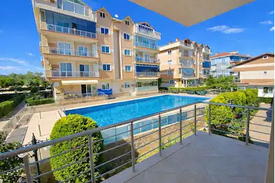 DENİZE SIFIR – FULL DENİZ MANZARALI 5+1 VİLLA