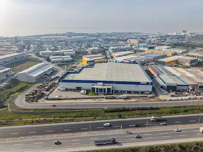 GEBZE OTOBAN CEPHELİ SATILIK KAPALI 16200 M2 LOJİSTİK DEPO