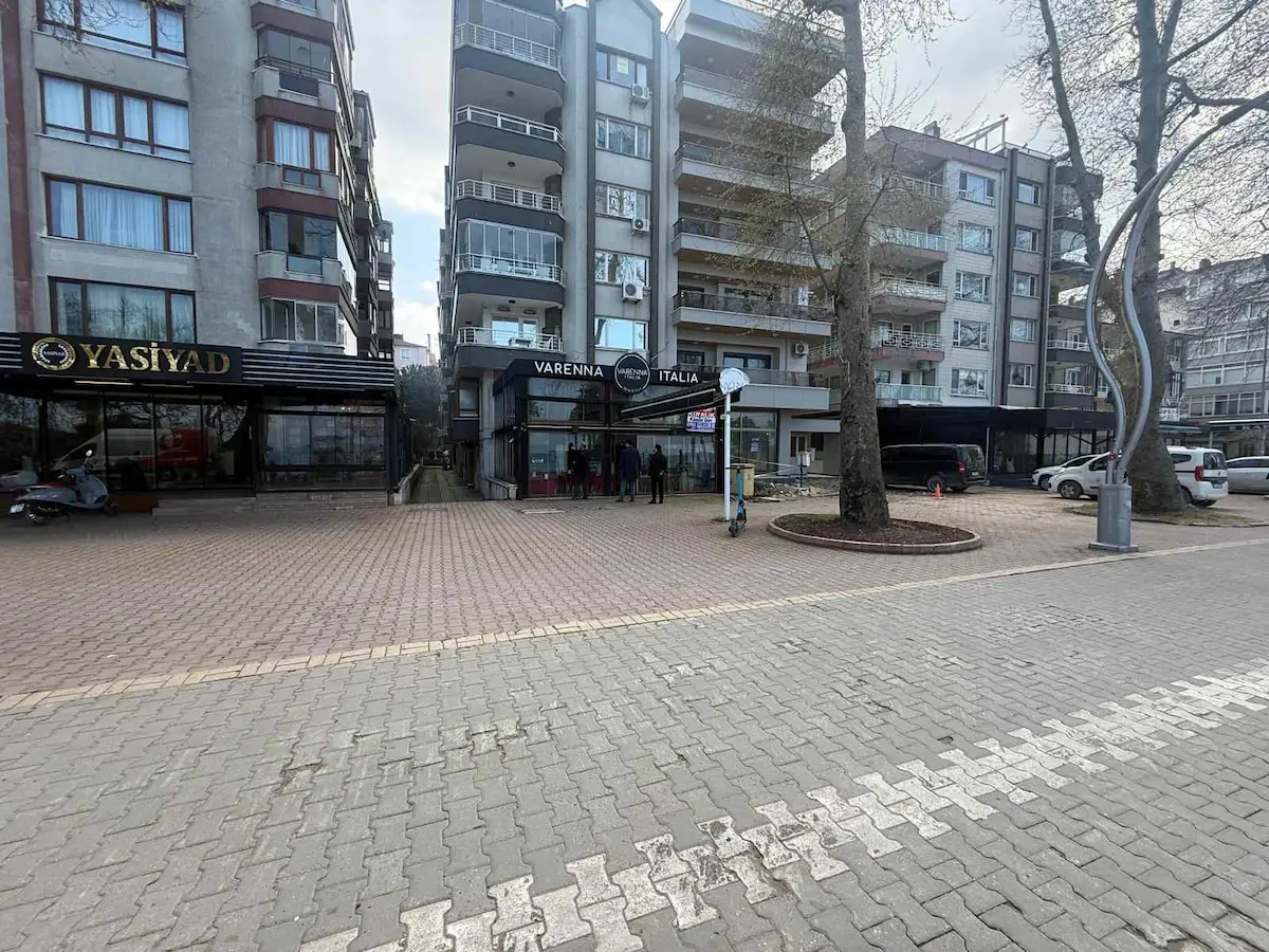 RE/MAX ŞEHİR 2'DE GAZİ PAŞA CADDESİNDE DEVREN KİRALIK DÜKAN